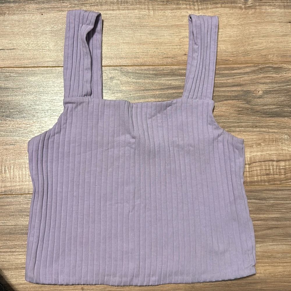 women’s crop top